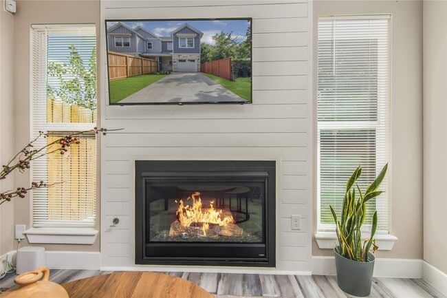 Building Photo - 5417 Texas St