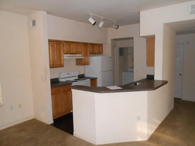 Building Photo - 6025 Westgate Dr