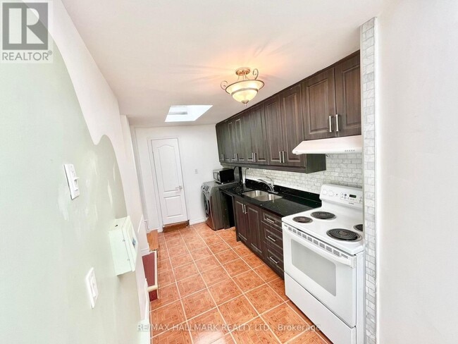 Photo du bâtiment - 866 Bathurst St