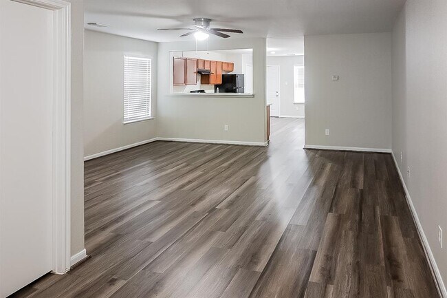 Foto del edificio - 8122 Arrington Forest Ln