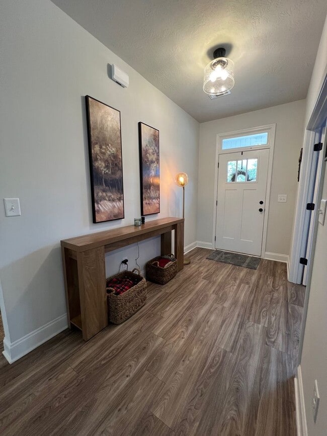 Foto del edificio - 4 Bedroom, 2 Bath Home