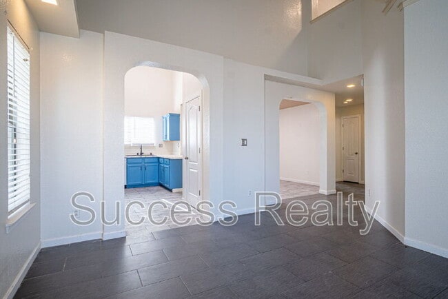 Building Photo - 7041 Falling Leaf Cir
