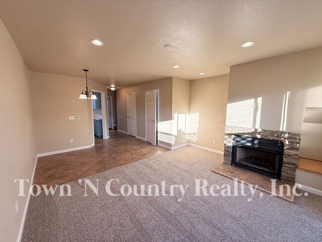 Foto del edificio - 100 W Rossi St