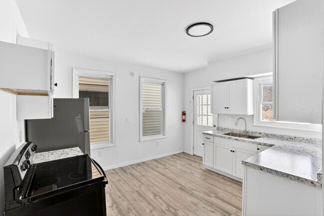 Foto del edificio - 398-400 N. Maple Ave