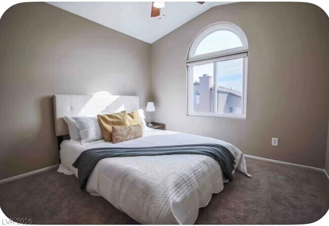 Foto del edificio - 7047 Orange Grove Ln