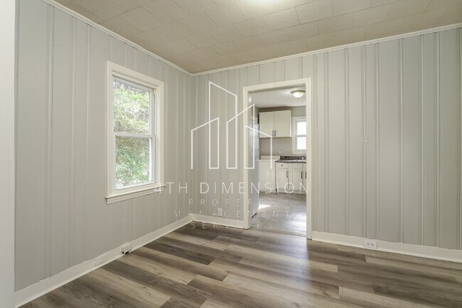 Building Photo - 3 Bedroom 1 Bath Newly Updated Home!