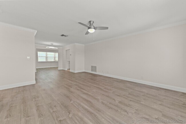 Foto del edificio - 717 SW 16th St
