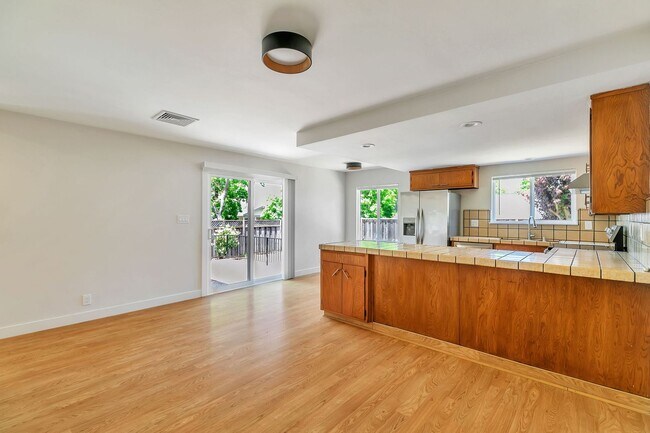 Foto del edificio - Move-In Ready Cambrian Gem – New Appliance...