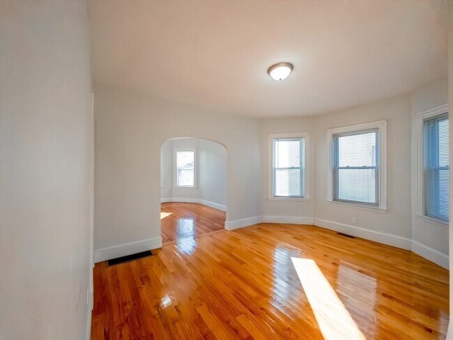 Foto del edificio - 227 Belgrade Ave