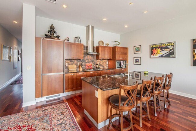Foto del edificio - 5600 N Lake Dr