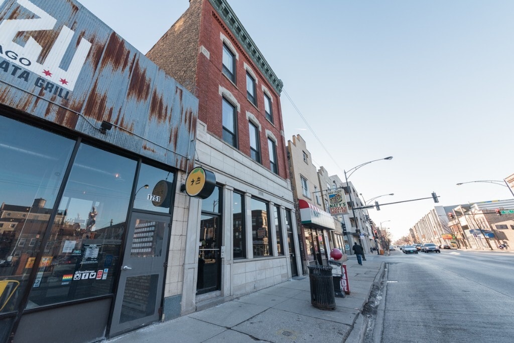 Primary Photo - 1753 W Chicago Ave