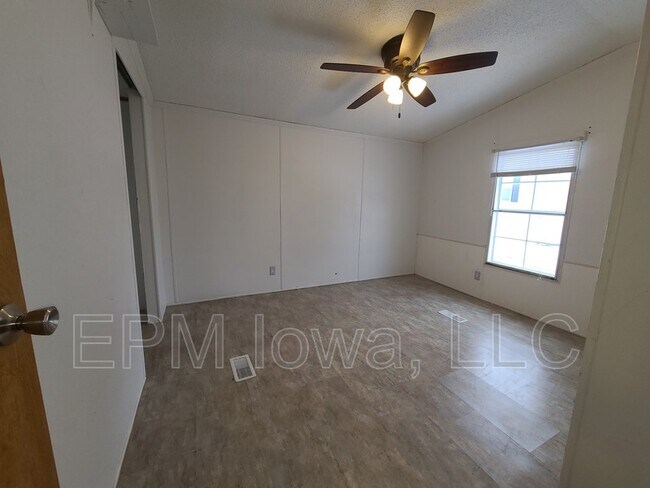 Foto del edificio - 700 W Ridgeway Ave
