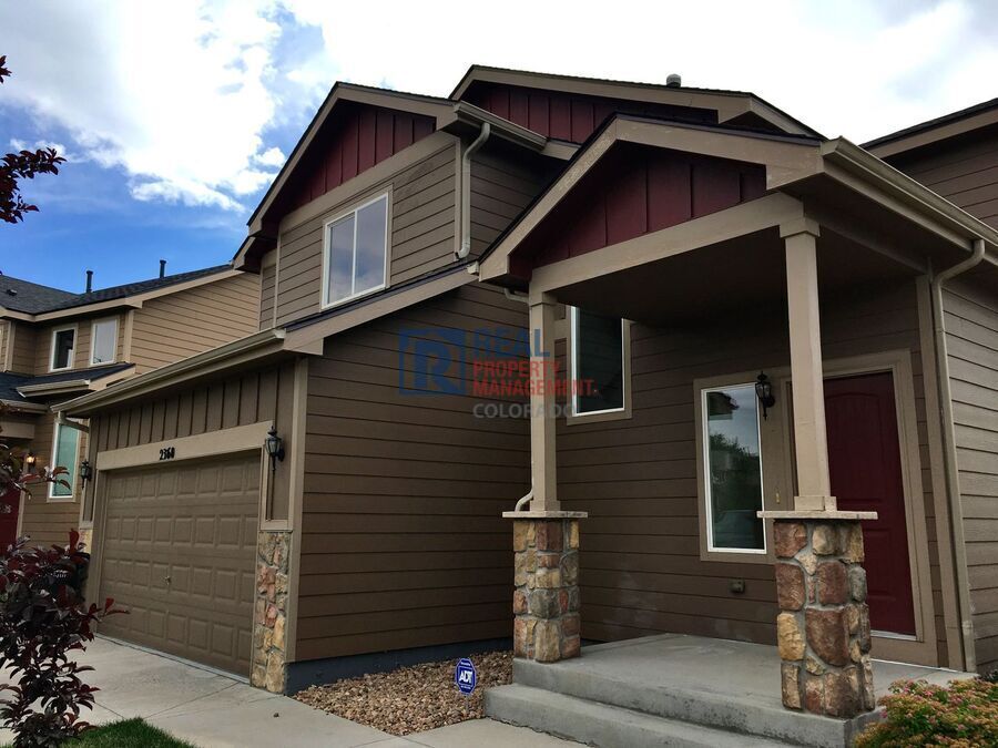 Foto principal - 2360 Sierra Springs Dr