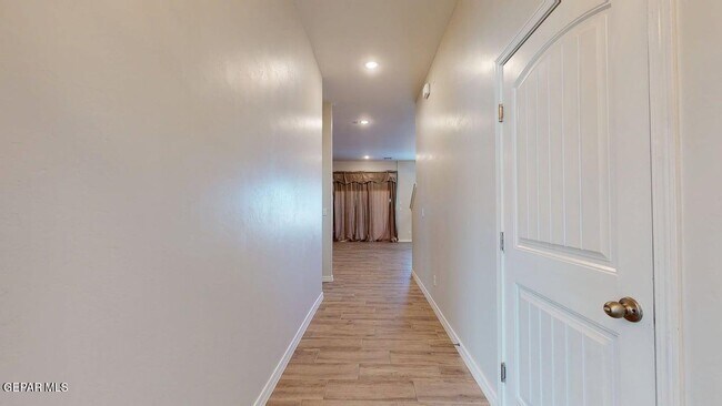 Foto del edificio - 7821 Enchanted Nest
