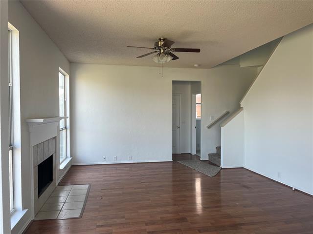 Foto del edificio - 7929 Park Ridge Dr