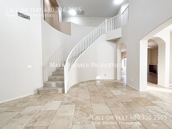 Foto del edificio - 1273 E Vermont Dr