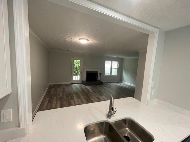 Building Photo - 2260 Newport Landing