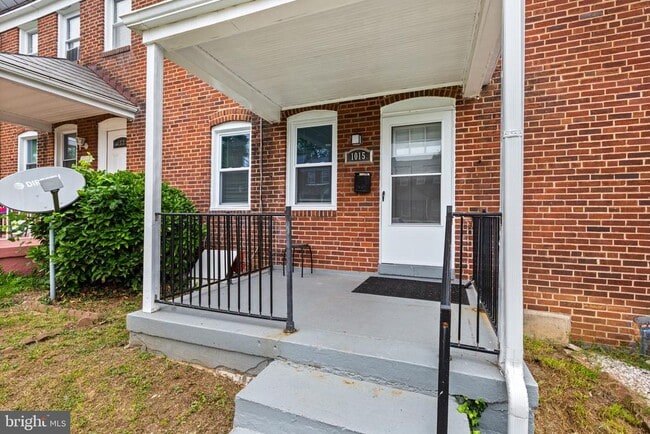 Building Photo - 1015 Lyndhurst St