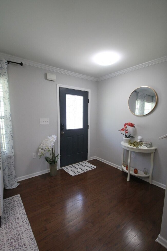 Foto del edificio - Exclusively Offered By Muse Realty Rentals...