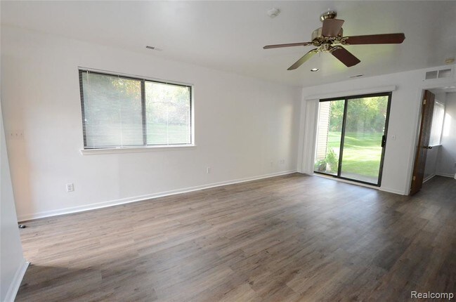 Foto del edificio - 42803 Lilley Pointe Dr