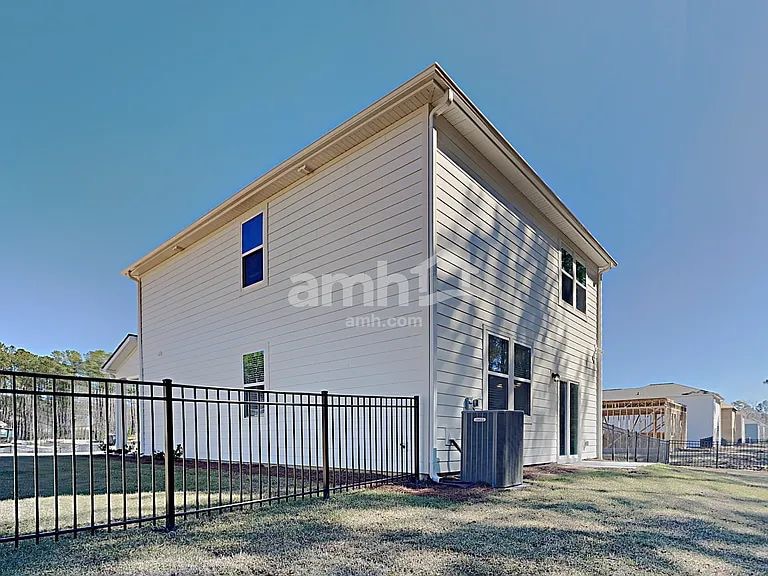 Primary Photo - 311 W Cartess