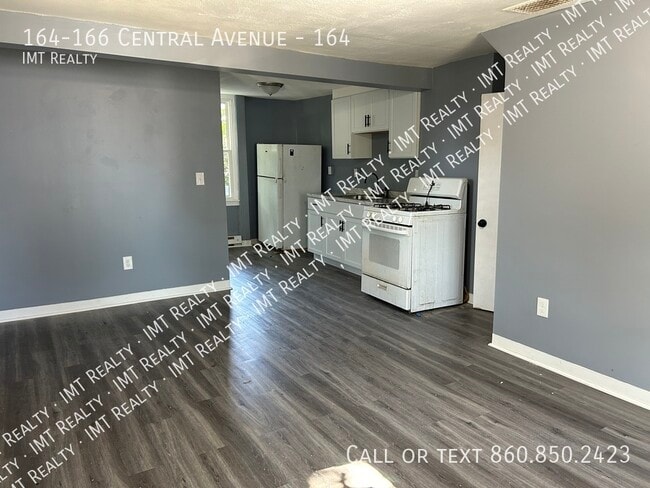 Foto del edificio - 164-166 Central Avenue-164