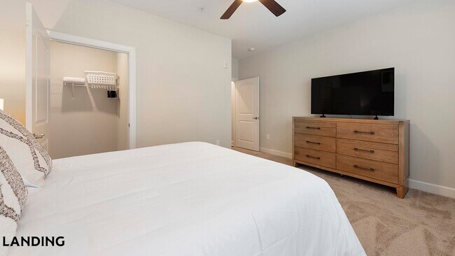 Building Photo - 3000 Daventry Cir