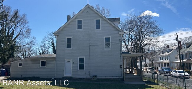 Building Photo - 3 br, 2 bath House - 23 Chestnut Street