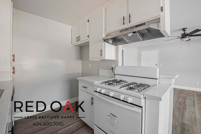 Foto del edificio - 821 N Wilcox Ave