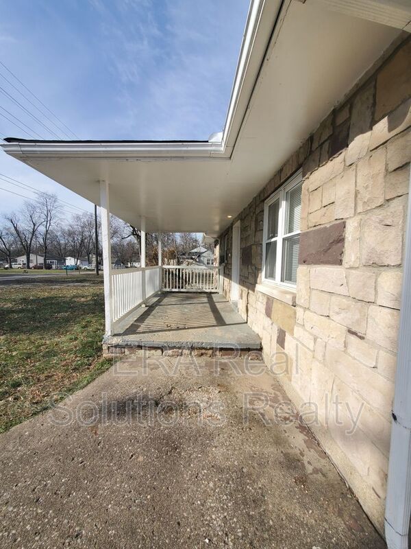 6172 Roselawn Ave, Columbus, OH 43232 House Rental in Columbus, OH