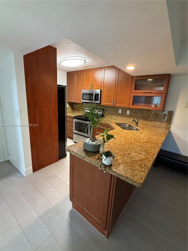 Foto del edificio - 4720 NW 102nd Ave