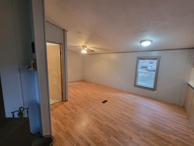 Building Photo - 2 Bedroom, 2 Bathroom in the Cusick Countr...