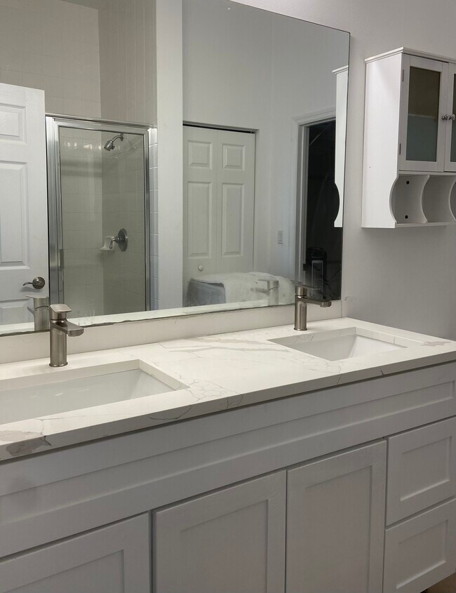 Foto del edificio - 3161 Meridian Way S