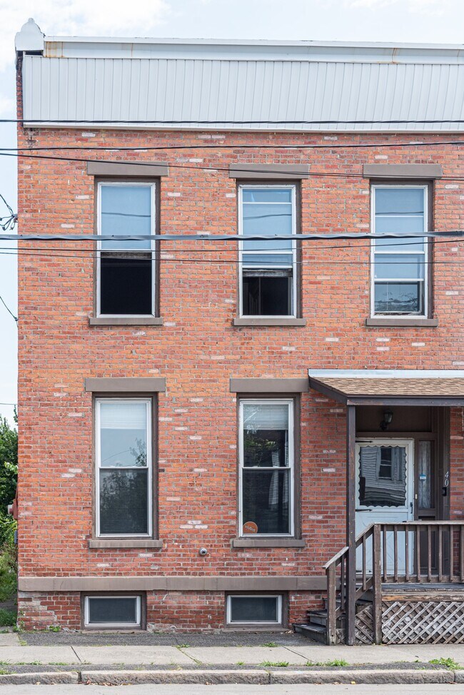 Building Photo - 40 2nd Ave