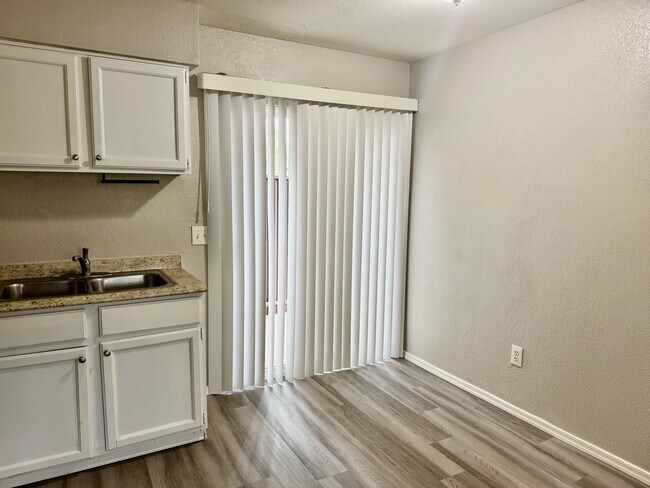 Foto del edificio - 2645 N Alvernon Way