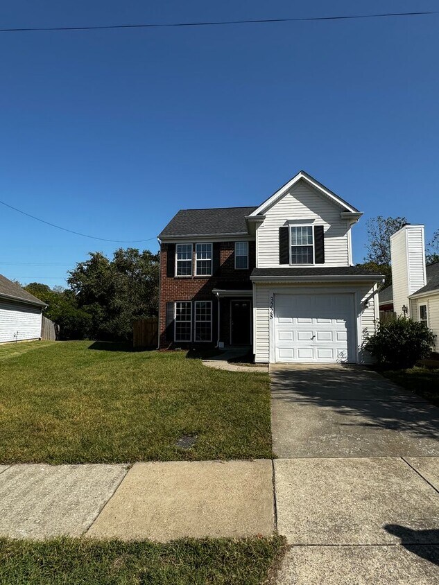 Newly renovated 3 bed/ 2.5 bath near Nasvh... - Newly renovated 3 bed/ 2.5 bath near Nasvh...