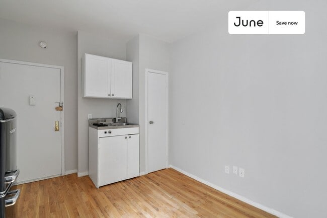 Building Photo - 244 W 64th St