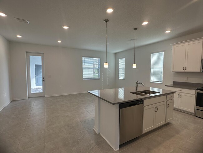 Building Photo - 1833 Cockpit Ln