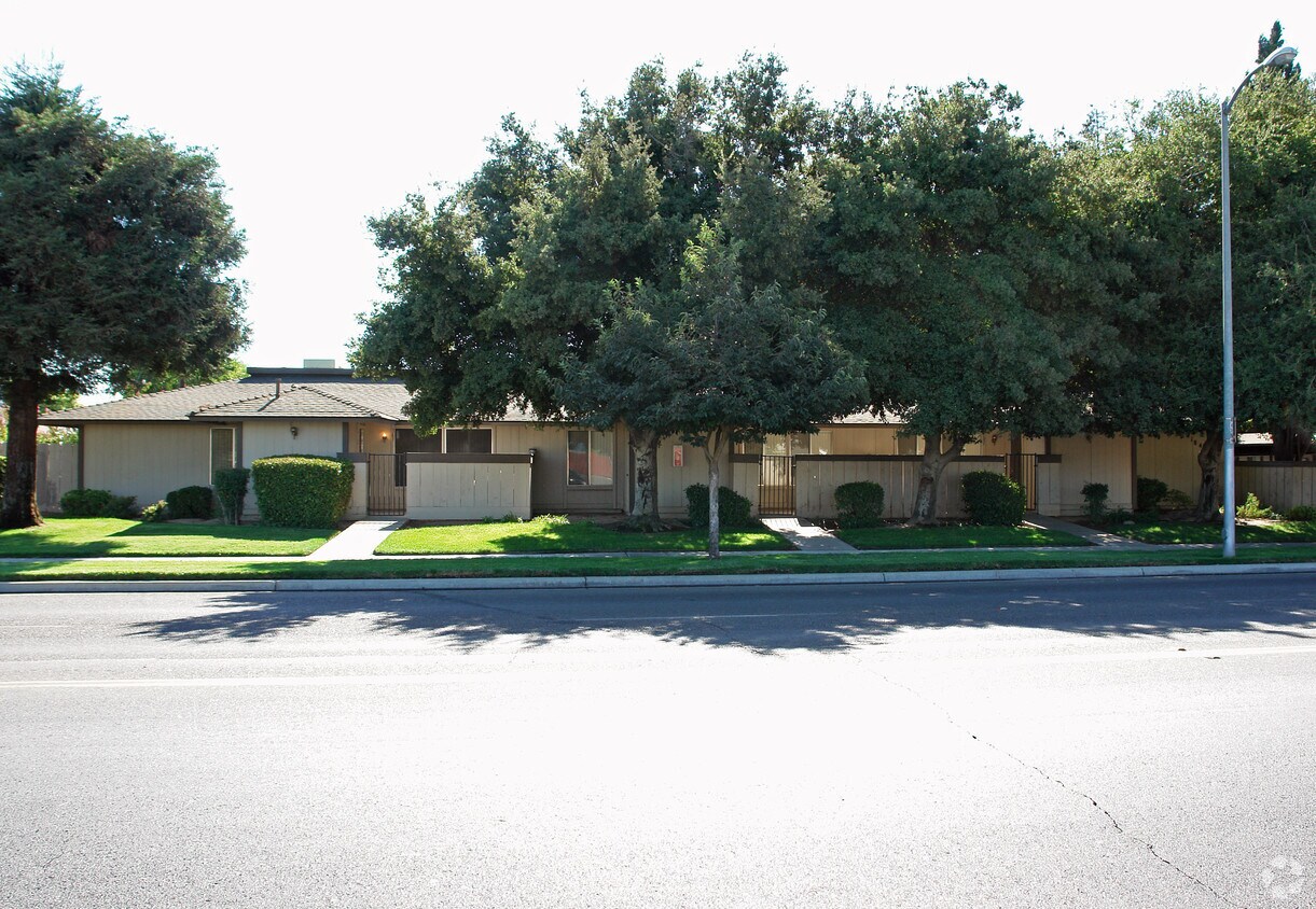 Briarwood Apartments Apartments in Fresno, CA