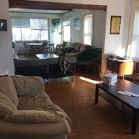 Sala de estar y comedor abiertos - 2 Ossipee Rd.