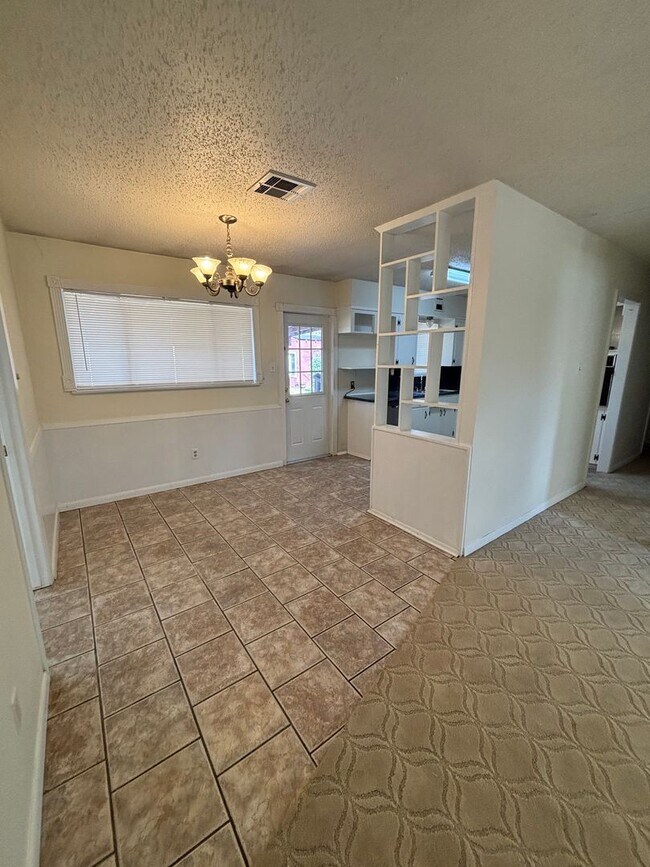 Foto del edificio - Central Bossier Beauty!