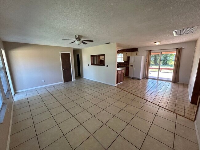Foto del edificio - NE Cape Coral Single Family Home