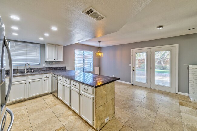 Foto del edificio - 2078 Waverly Cir