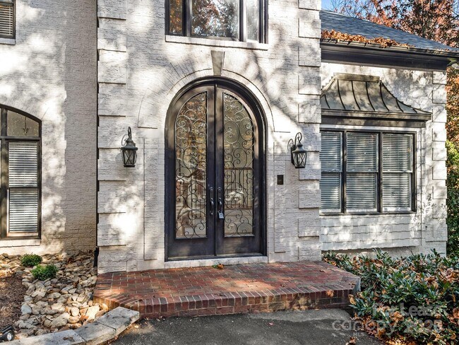 Foto del edificio - 5516 Hardison Rd