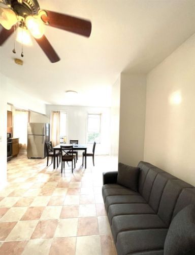 Foto del edificio - 812 Grand St