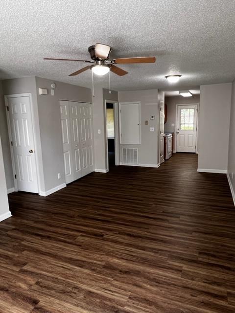 Foto del edificio - 718 Westbrook Ct