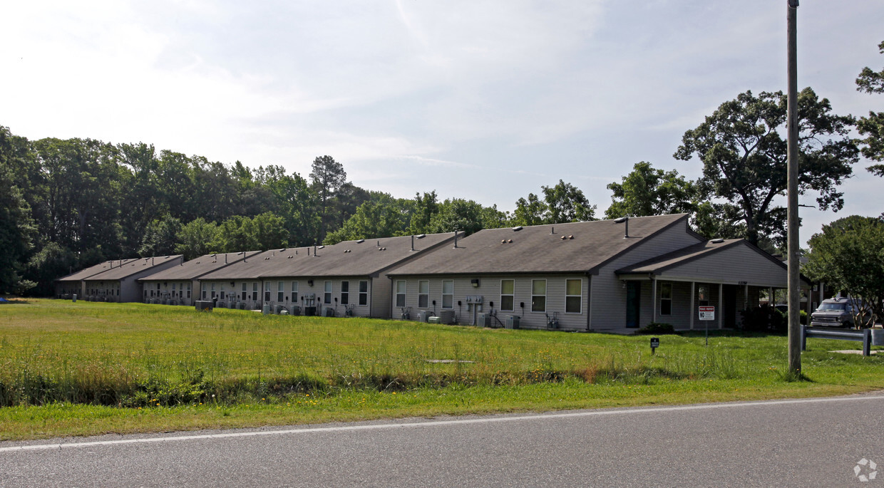 Primary Photo - Nettles Drive Apartments