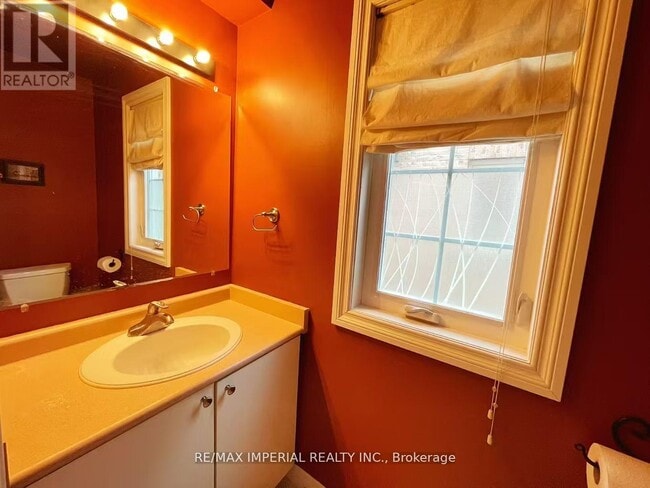 Building Photo - 2955 Thomas St