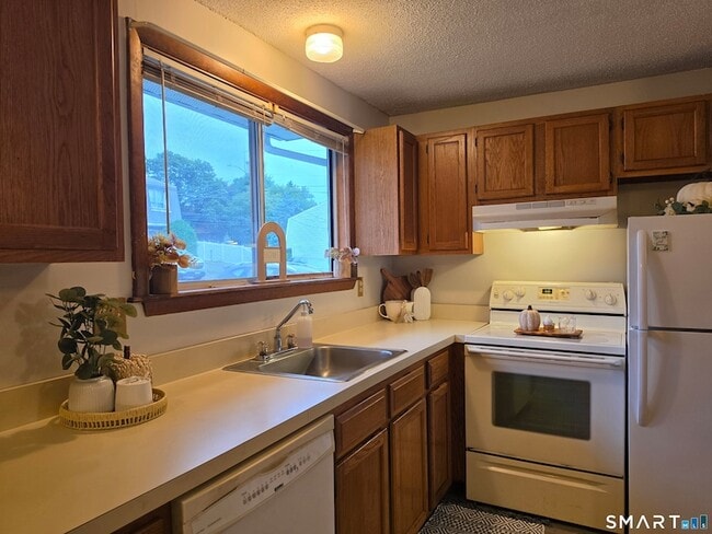 Photo - 1568 Meriden Road Unit 4C Townhome