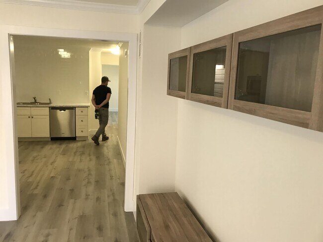 Building Photo - 3054 San Bruno Ave